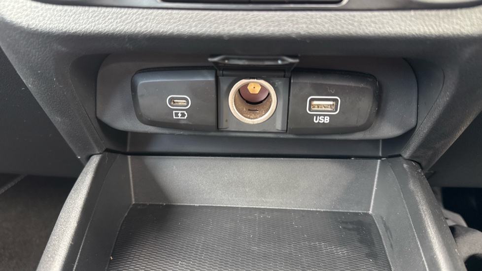 Hyundai i10 1.0 [63] Advance 5dr [Nav] Petrol Hatchback - Image 30