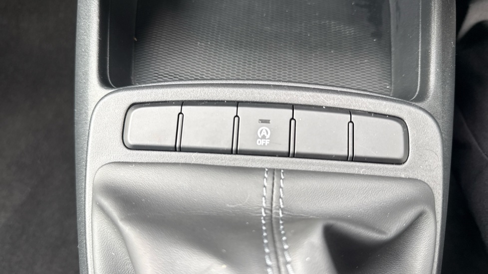 Hyundai i10 1.0 [63] Advance 5dr [Nav] Petrol Hatchback - Image 31