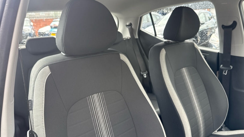 Hyundai i10 1.0 [63] Advance 5dr [Nav] Petrol Hatchback - Image 43
