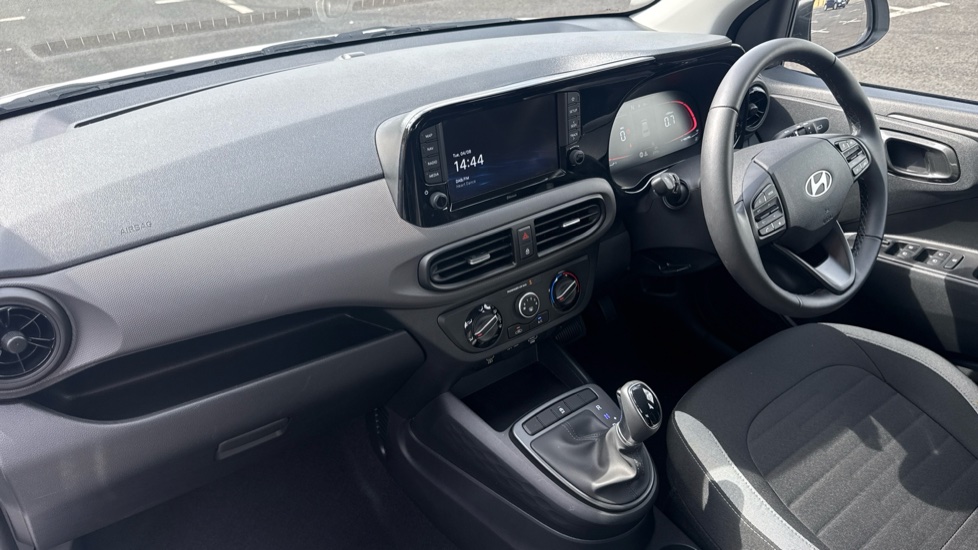 Hyundai i10 1.0 [63] Advance 5dr Auto [Nav] Petrol Hatchback - Image 9