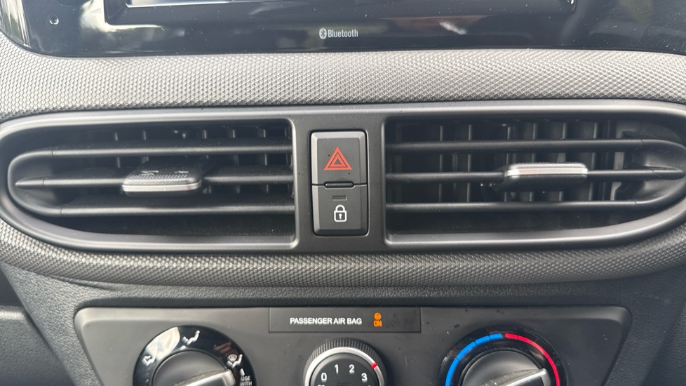 Hyundai i10 1.0 [63] Advance 5dr Auto [Nav] Petrol Hatchback - Image 24
