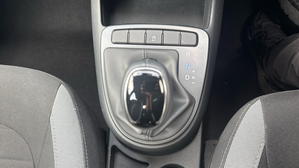 Hyundai i10 1.0 [63] Advance 5dr Auto [Nav] Petrol Hatchback - Image 28