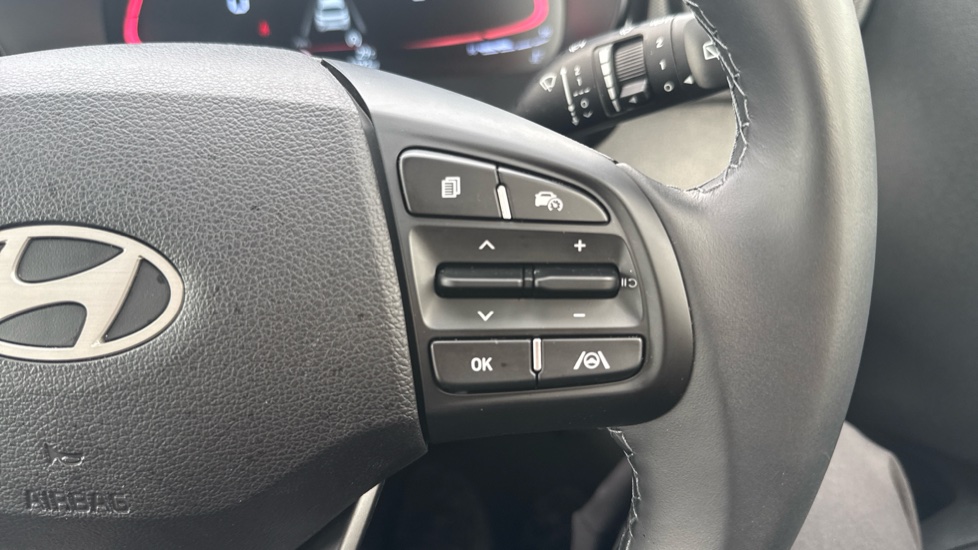 Hyundai i10 1.0 [63] Advance 5dr Auto [Nav] Petrol Hatchback - Image 32