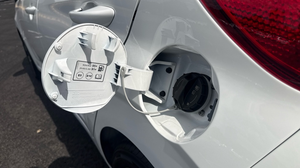 Hyundai i10 1.0 [63] Advance 5dr Auto [Nav] Petrol Hatchback - Image 39