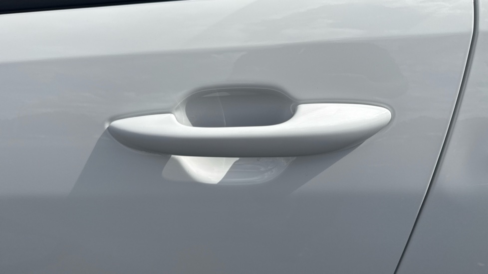 Hyundai i10 1.0 [63] Advance 5dr Auto [Nav] Petrol Hatchback - Image 40