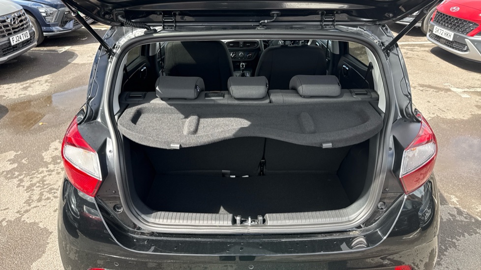 Hyundai i10 1.0 [63] Advance 5dr Auto [Nav] Petrol Hatchback - Image 4