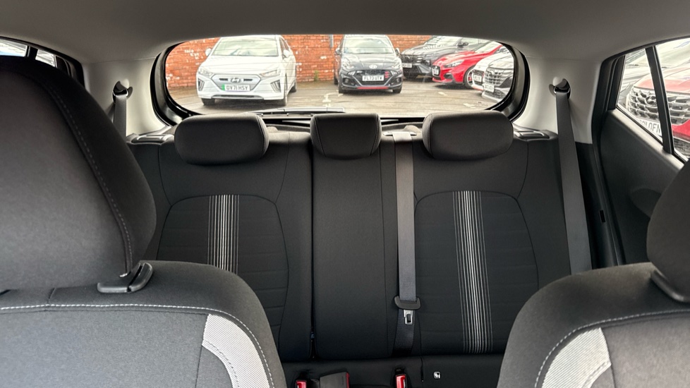Hyundai i10 1.0 [63] Advance 5dr Auto [Nav] Petrol Hatchback - Image 15