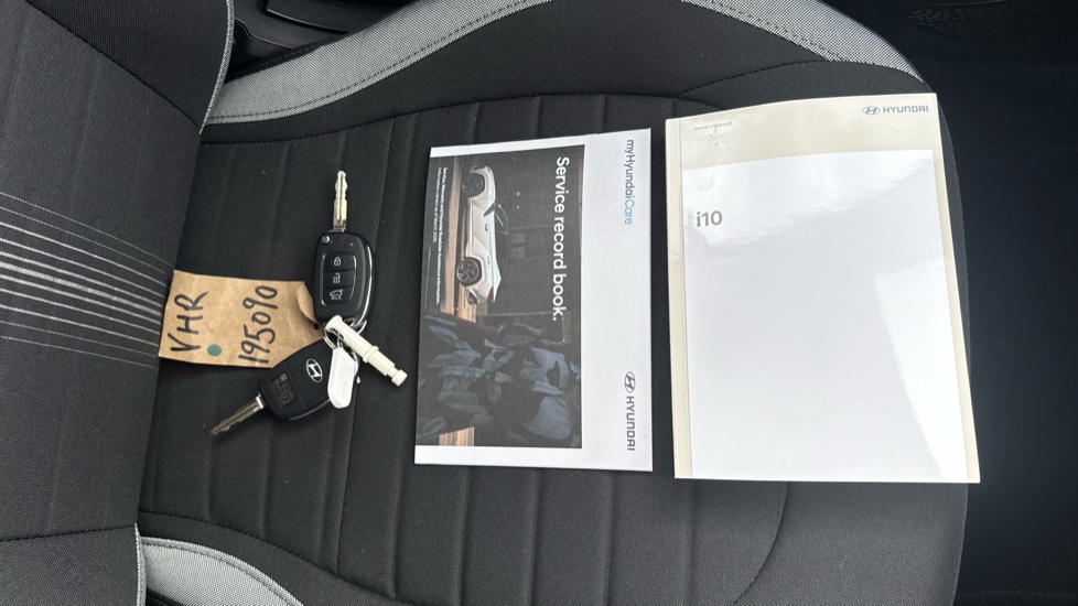 Hyundai i10 1.0 [63] Advance 5dr Auto [Nav] Petrol Hatchback - Image 19