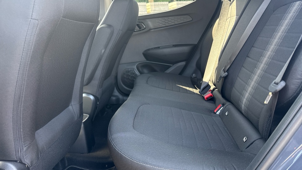 Hyundai i10 1.0 [63] Advance 5dr Auto [Nav] Petrol Hatchback - Image 16