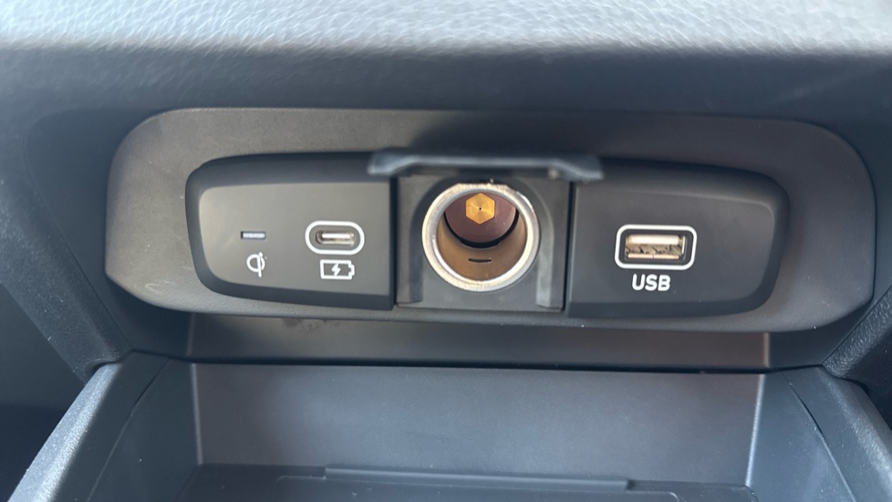 Hyundai i10 1.0 [63] Advance 5dr Auto [Nav] Petrol Hatchback - Image 23