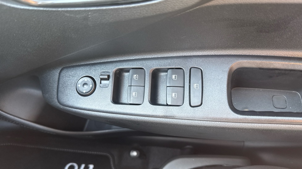 Hyundai i10 1.0 [63] Advance 5dr Auto [Nav] Petrol Hatchback - Image 29