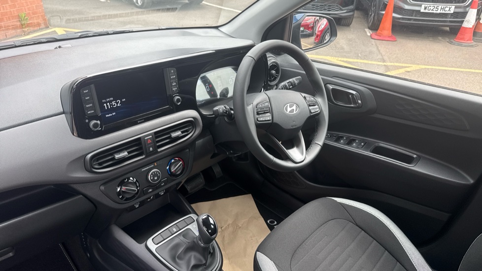Hyundai i10 1.0 [63] Advance 5dr Auto [Nav] Petrol Hatchback - Image 9