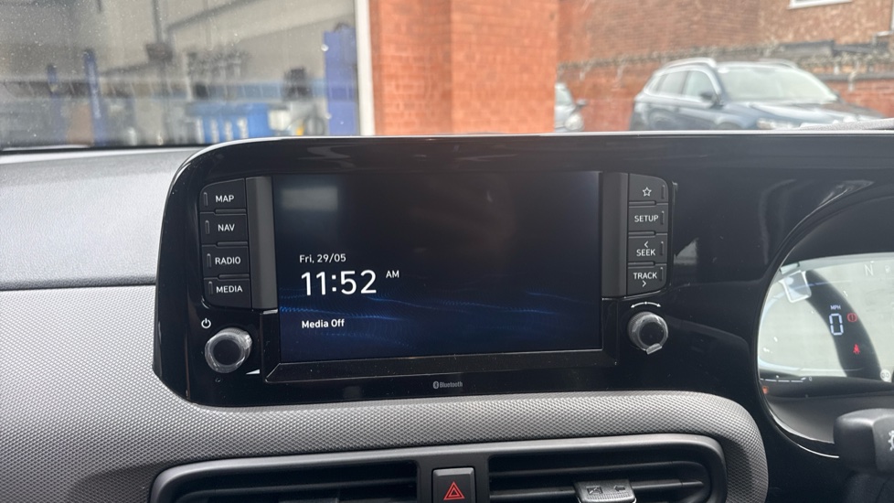 Hyundai i10 1.0 [63] Advance 5dr Auto [Nav] Petrol Hatchback - Image 12