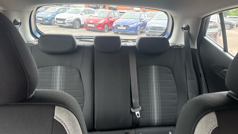 Hyundai i10 1.0 [63] Advance 5dr Auto [Nav] Petrol Hatchback - Image 15