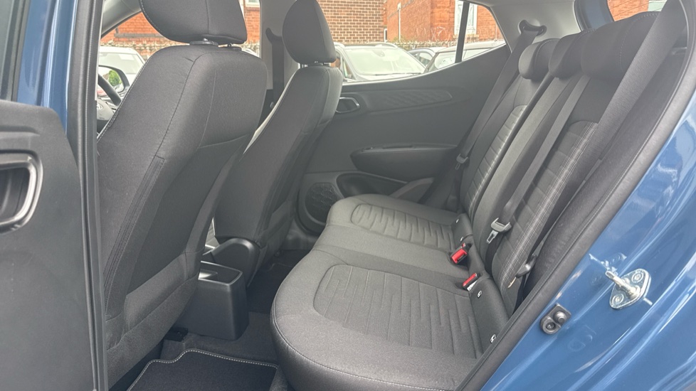 Hyundai i10 1.0 [63] Advance 5dr Auto [Nav] Petrol Hatchback - Image 16