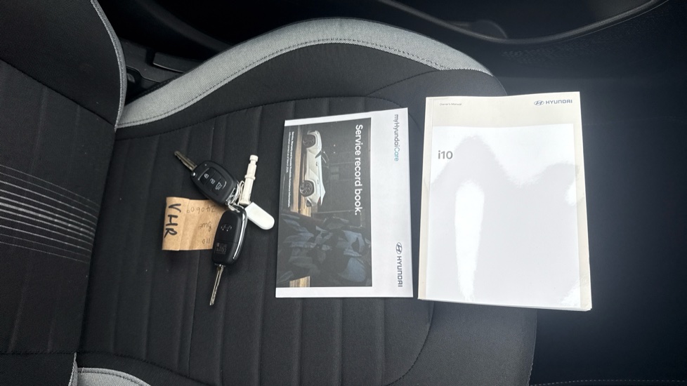 Hyundai i10 1.0 [63] Advance 5dr Auto [Nav] Petrol Hatchback - Image 19