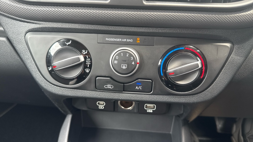 Hyundai i10 1.0 [63] Advance 5dr Auto [Nav] Petrol Hatchback - Image 25