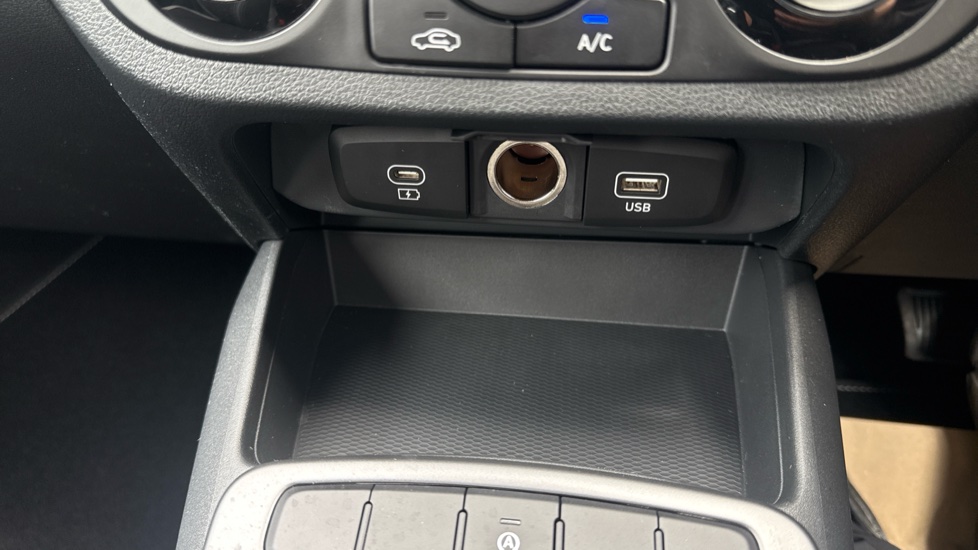 Hyundai i10 1.0 [63] Advance 5dr Auto [Nav] Petrol Hatchback - Image 26