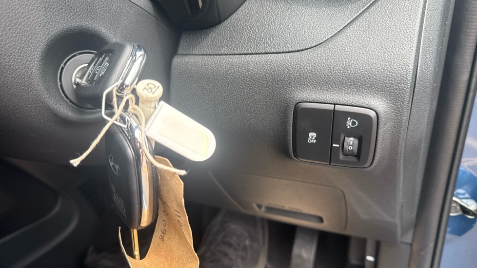 Hyundai i10 1.0 [63] Advance 5dr Auto [Nav] Petrol Hatchback - Image 31