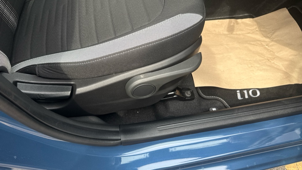 Hyundai i10 1.0 [63] Advance 5dr Auto [Nav] Petrol Hatchback - Image 35