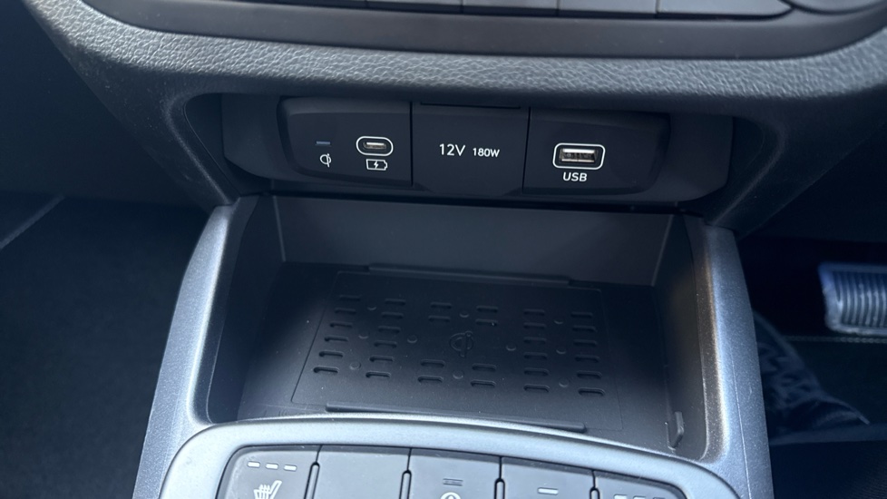 Hyundai i10 1.2 [79] Premium 5dr Auto [Nav] Petrol Hatchback - Image 26