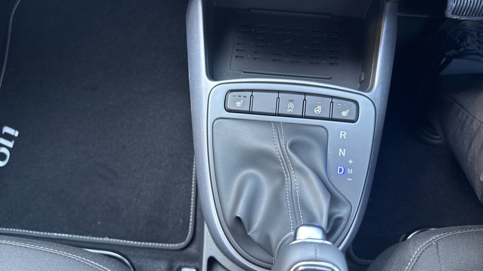 Hyundai i10 1.2 [79] Premium 5dr Auto [Nav] Petrol Hatchback - Image 27