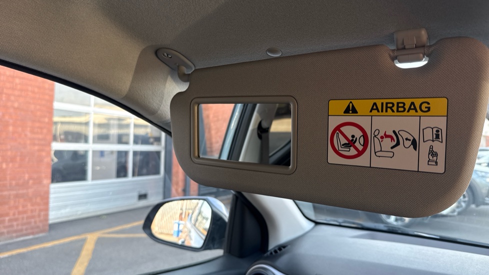 Hyundai i10 1.2 [79] Premium 5dr Auto [Nav] Petrol Hatchback - Image 30