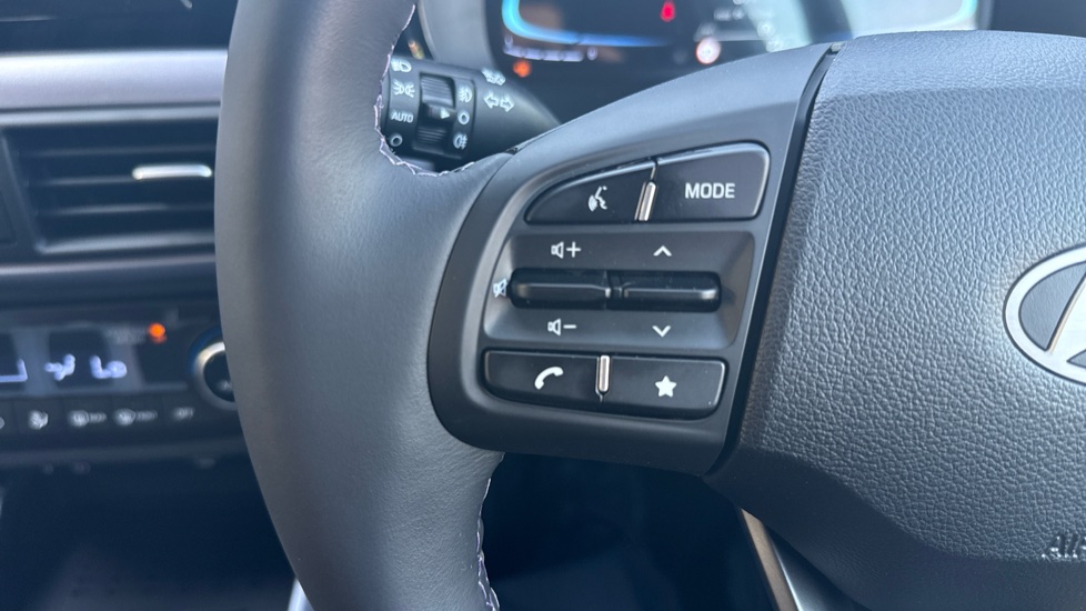 Hyundai i10 1.2 [79] Premium 5dr Auto [Nav] Petrol Hatchback - Image 31