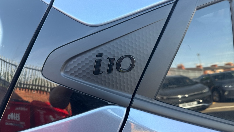 Hyundai i10 1.2 [79] Premium 5dr Auto [Nav] Petrol Hatchback - Image 39