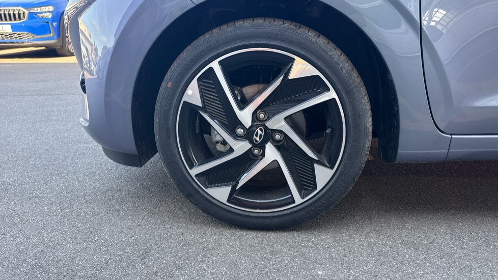Hyundai i10 1.2 [79] Premium 5dr Auto [Nav] Petrol Hatchback - Image 42