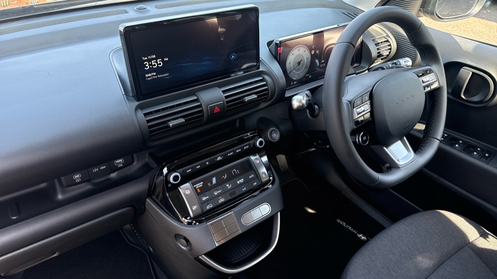 Hyundai INSTER 85kW 01 49kWh 5dr Auto Electric Hatchback - Image 9
