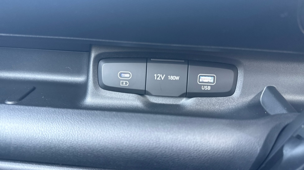Hyundai INSTER 85kW 01 49kWh 5dr Auto Electric Hatchback - Image 25