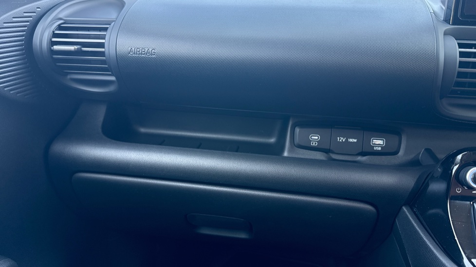 Hyundai INSTER 85kW 01 49kWh 5dr Auto Electric Hatchback - Image 26