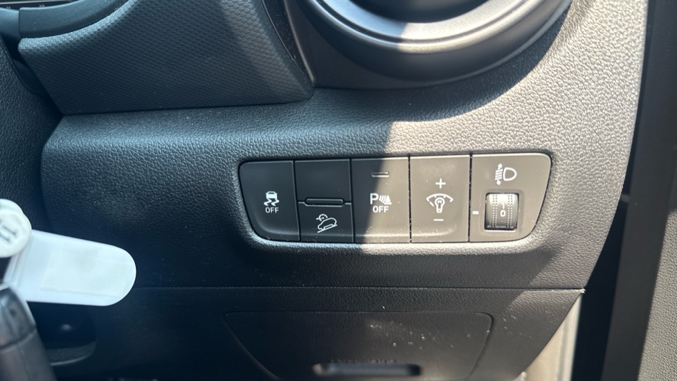 Hyundai KONA 1.0 TGDi 48V MHEV N Line 5dr Petrol Hatchback - Image 37