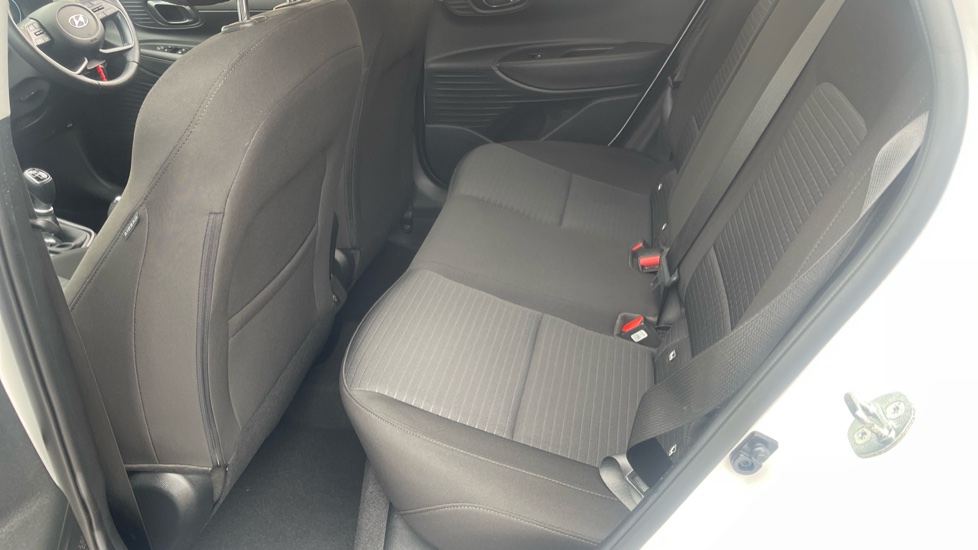 Hyundai i20 1.0T GDi 48V MHD Premium 5dr Petrol Hatchback - Image 16
