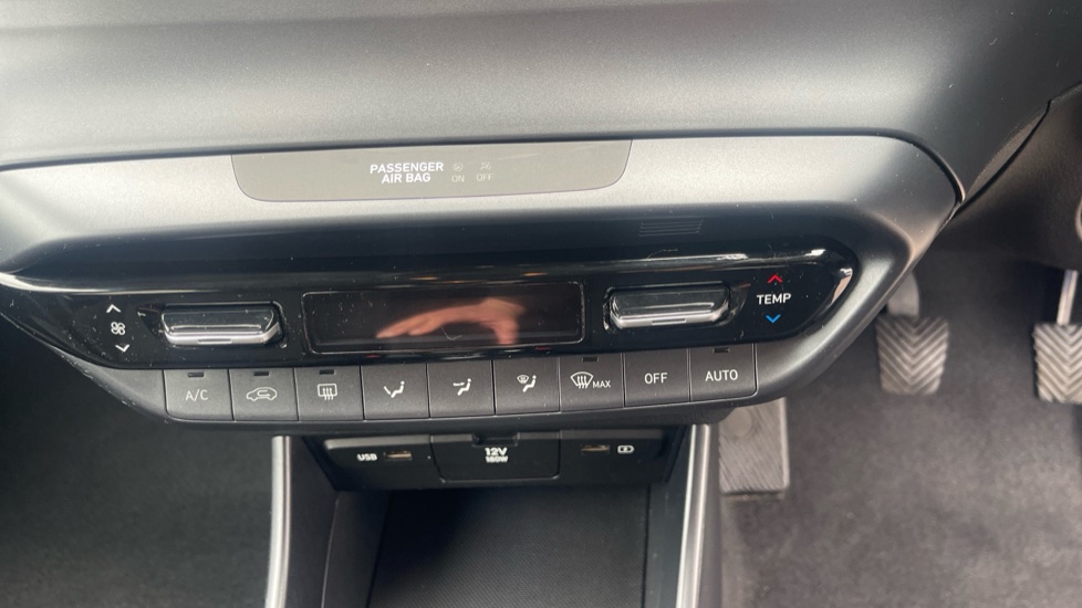 Hyundai i20 1.0T GDi 48V MHD Premium 5dr Petrol Hatchback - Image 37