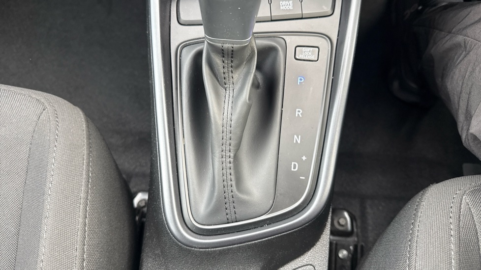 Hyundai i20 1.0T GDi Advance 5dr DCT Petrol Hatchback - Image 30