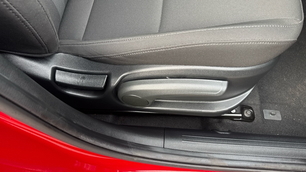 Hyundai i20 1.0T GDi Advance 5dr DCT Petrol Hatchback - Image 39