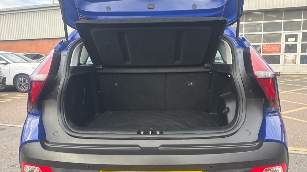 Hyundai BAYON 1.0 TGDi 48V MHEV SE Connect 5dr Petrol Hatchback - Image 4