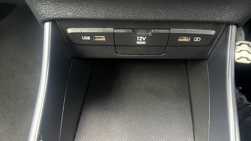 Hyundai BAYON 1.0 TGDi 48V MHEV SE Connect 5dr Petrol Hatchback - Image 28