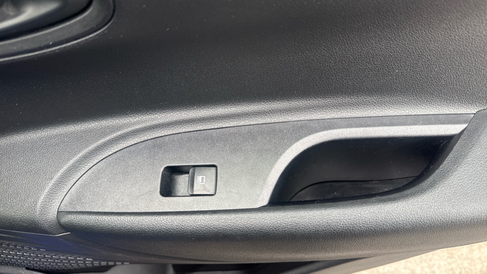 Hyundai BAYON 1.0 TGDi 48V MHEV SE Connect 5dr Petrol Hatchback - Image 40