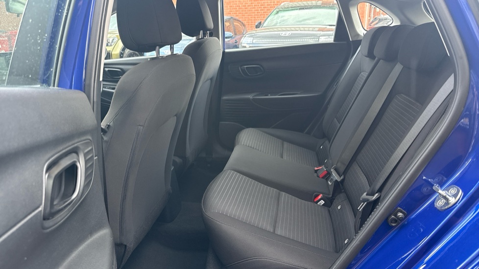 Hyundai i20 1.0T GDi 48V MHD SE Connect 5dr Petrol Hatchback - Image 16