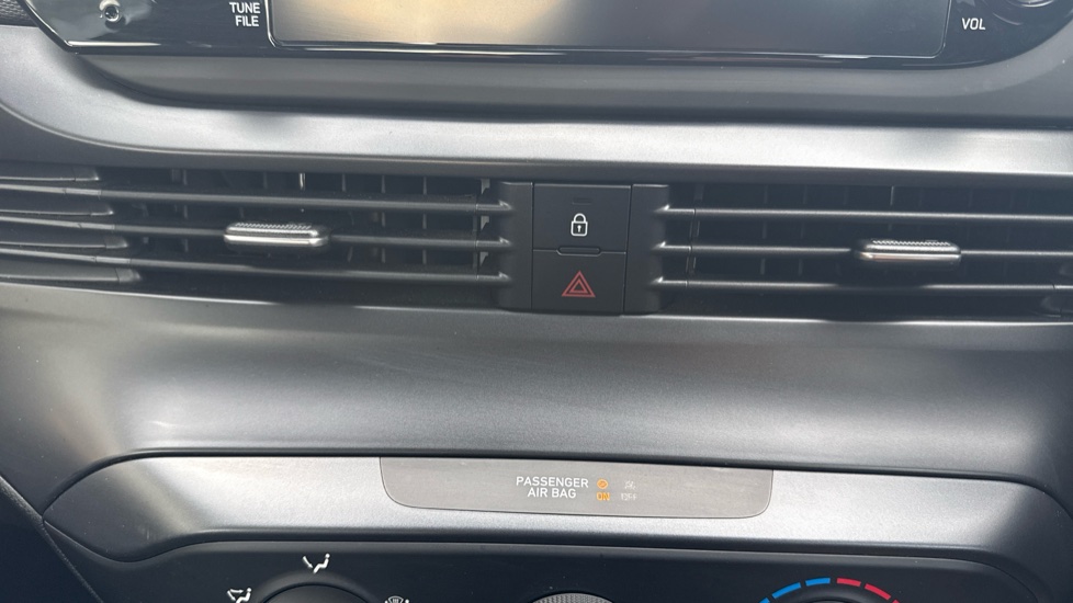 Hyundai i20 1.0T GDi 48V MHD SE Connect 5dr Petrol Hatchback - Image 24