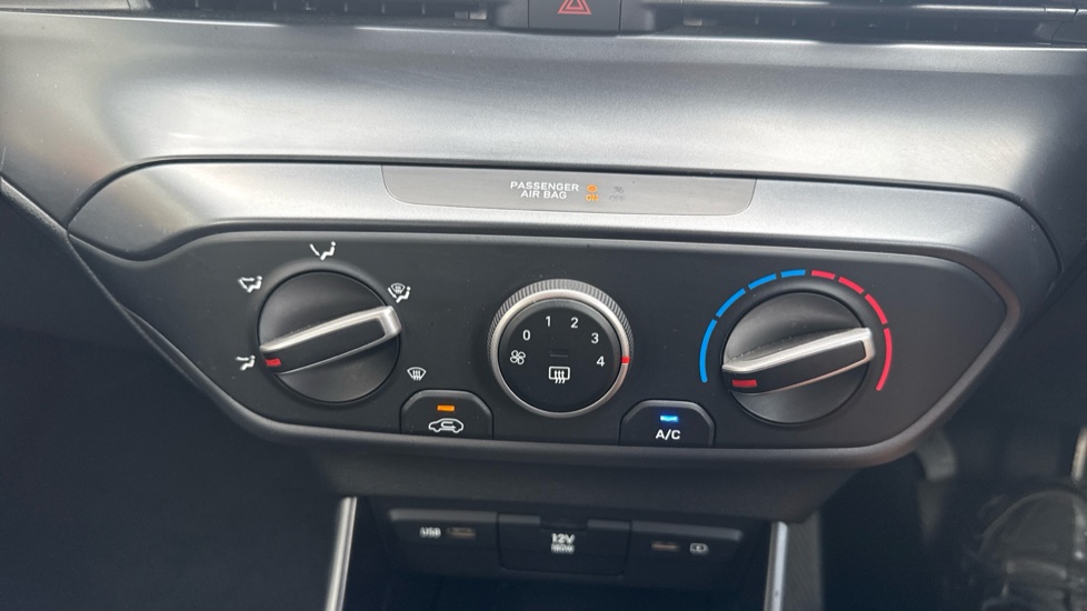 Hyundai i20 1.0T GDi 48V MHD SE Connect 5dr Petrol Hatchback - Image 25