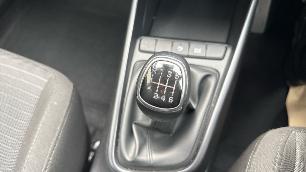 Hyundai i20 1.0T GDi 48V MHD SE Connect 5dr Petrol Hatchback - Image 28