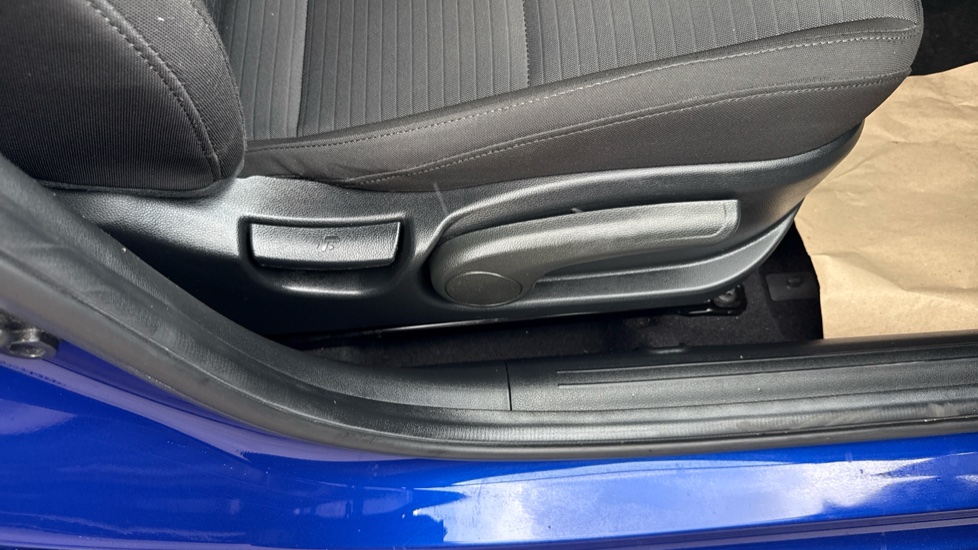 Hyundai i20 1.0T GDi 48V MHD SE Connect 5dr Petrol Hatchback - Image 37