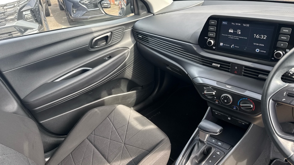 Hyundai BAYON 1.0 TGDi 48V MHEV SE Connect 5dr DCT Petrol Hatchback - Image 14