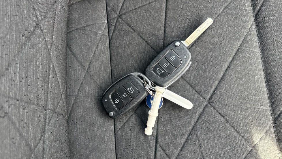 Hyundai BAYON 1.0 TGDi 48V MHEV SE Connect 5dr DCT Petrol Hatchback - Image 20