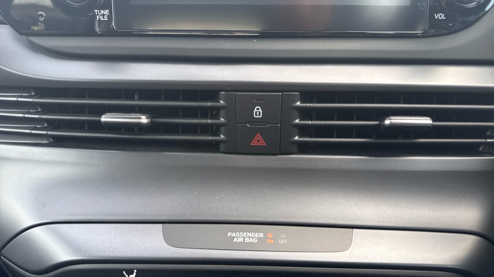 Hyundai BAYON 1.0 TGDi 48V MHEV SE Connect 5dr DCT Petrol Hatchback - Image 24