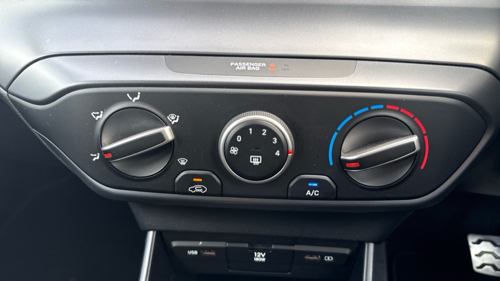 Hyundai BAYON 1.0 TGDi 48V MHEV SE Connect 5dr DCT Petrol Hatchback - Image 25